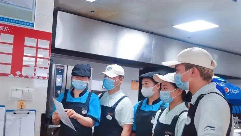中央厨房成本控制：揭秘高效管理之道