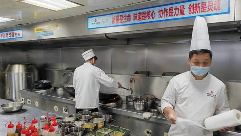 小型中央厨房设备：揭秘批发价格的背后因素